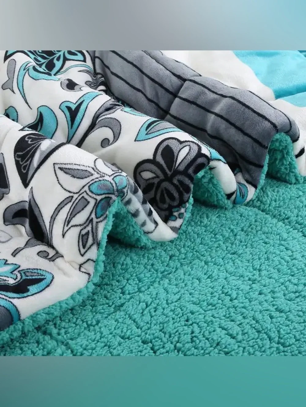 3 Pc Micromink Sherpa Comforter Set with 2 Pillowcases